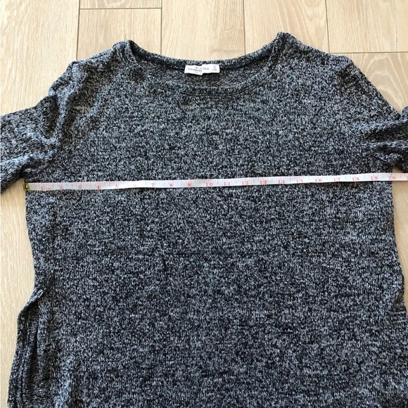 Abercrombie & Fitch Side Slit Marled Knit Long Sleeve  Top in Black&White Size M - Picture 9 of 10